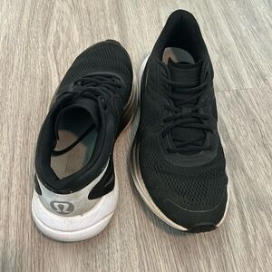 Used lululemon sneakers women’s 8.5